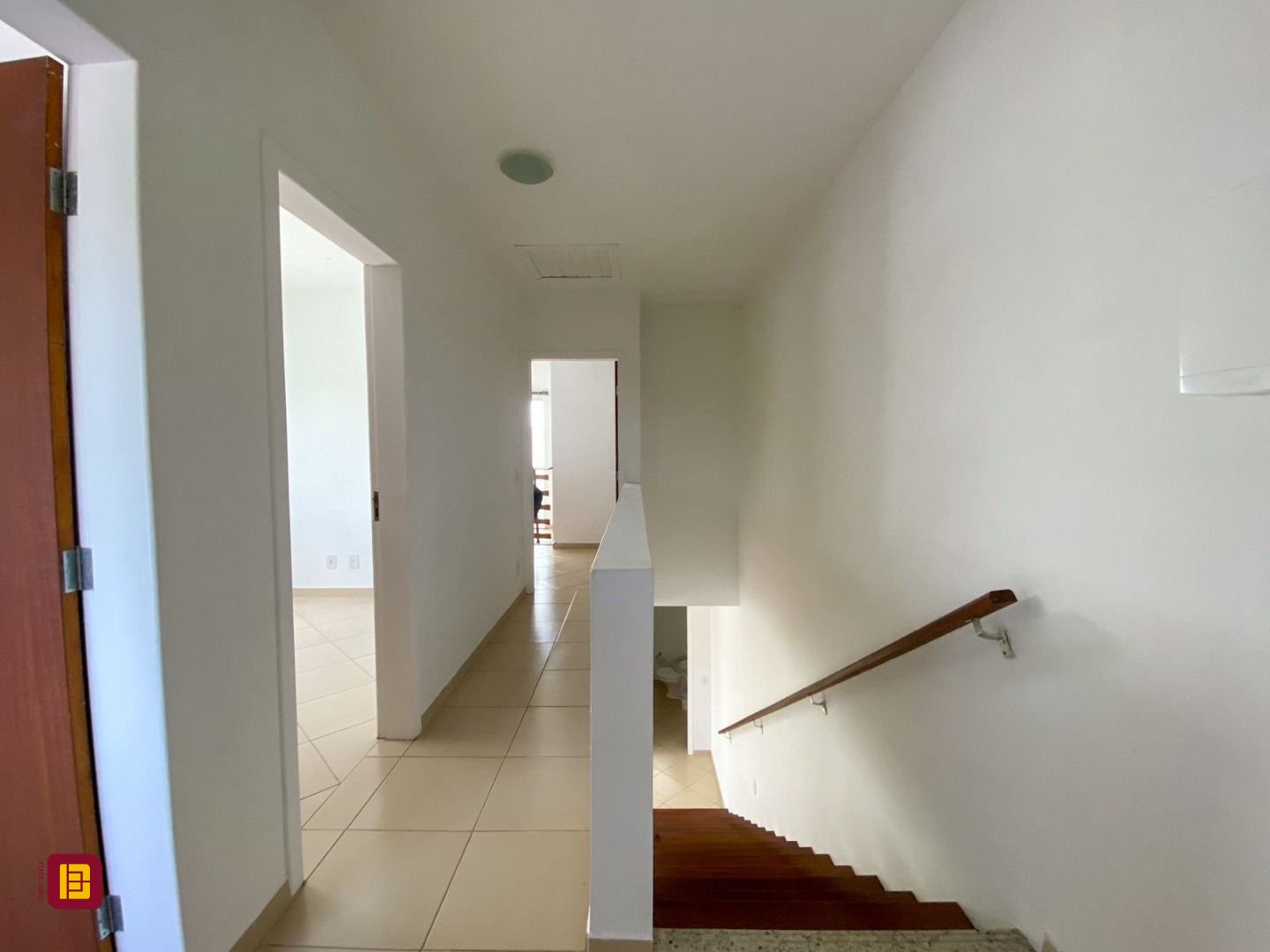 Casa com 141m², 4 quartos (sendo 1 suíte), 2 garagens, no bairro Campeche em Florianópolis