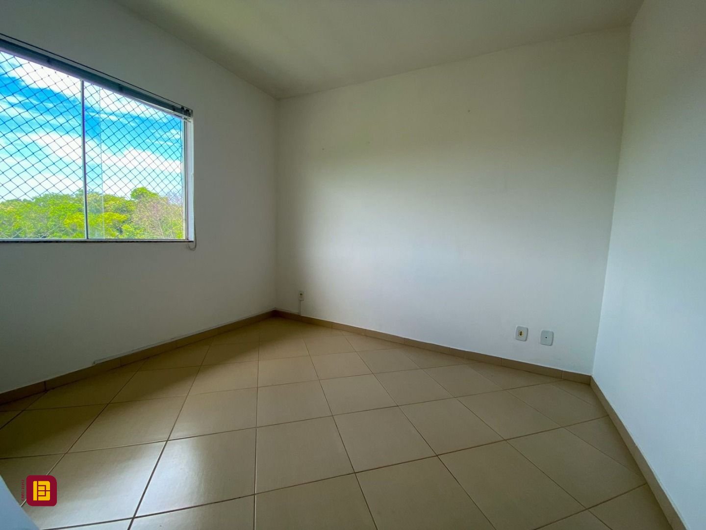 Casa com 141m², 4 quartos (sendo 1 suíte), 2 garagens, no bairro Campeche em Florianópolis