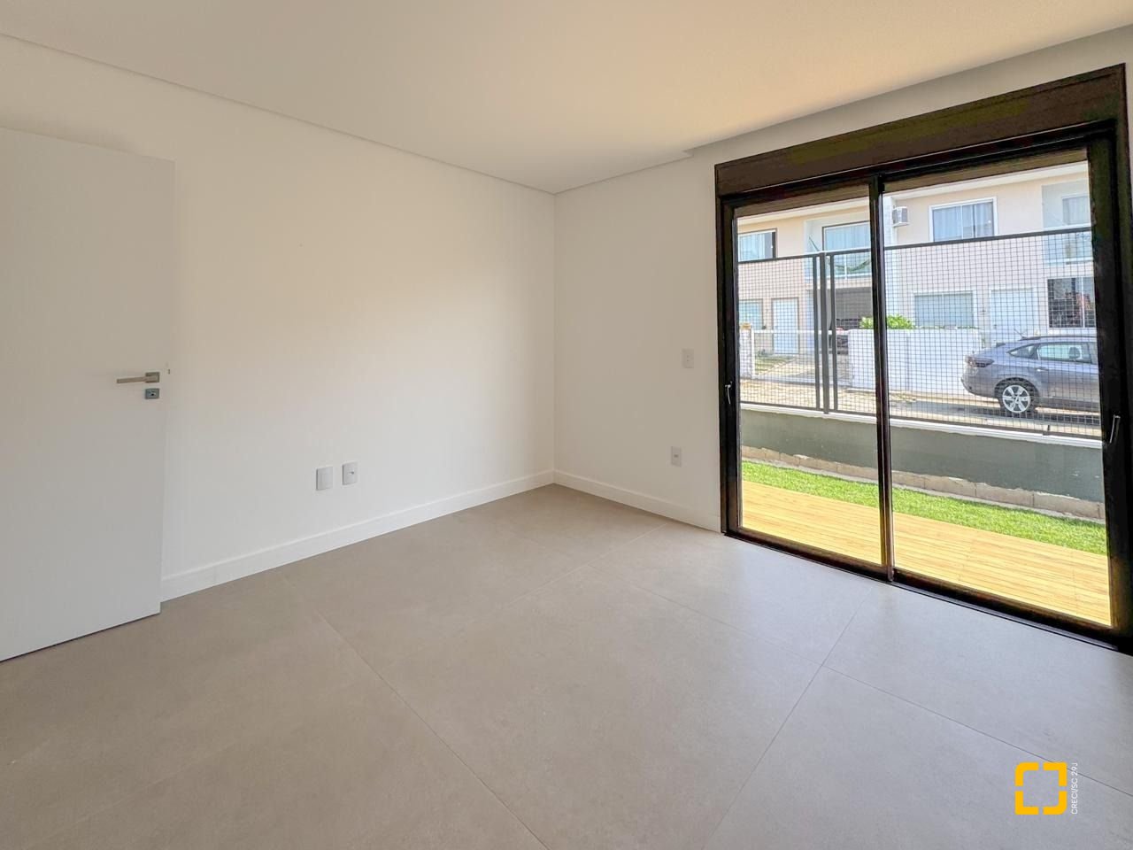 Casa com 333m², 7 quartos (sendo 3 suítes), 2 garagens, no bairro Campeche em Florianópolis