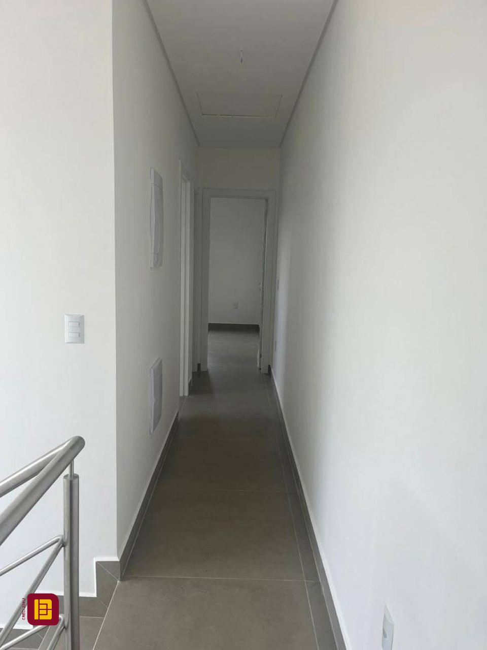 Casa com 154m², 4 quartos (sendo 1 suíte), 2 garagens, no bairro Ribeirão da Ilha em Florianópolis