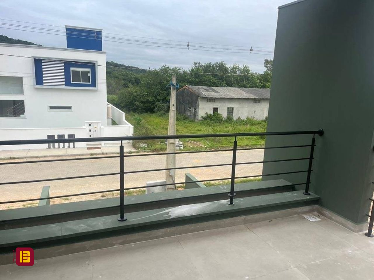 Casa com 154m², 4 quartos (sendo 1 suíte), 2 garagens, no bairro Ribeirão da Ilha em Florianópolis