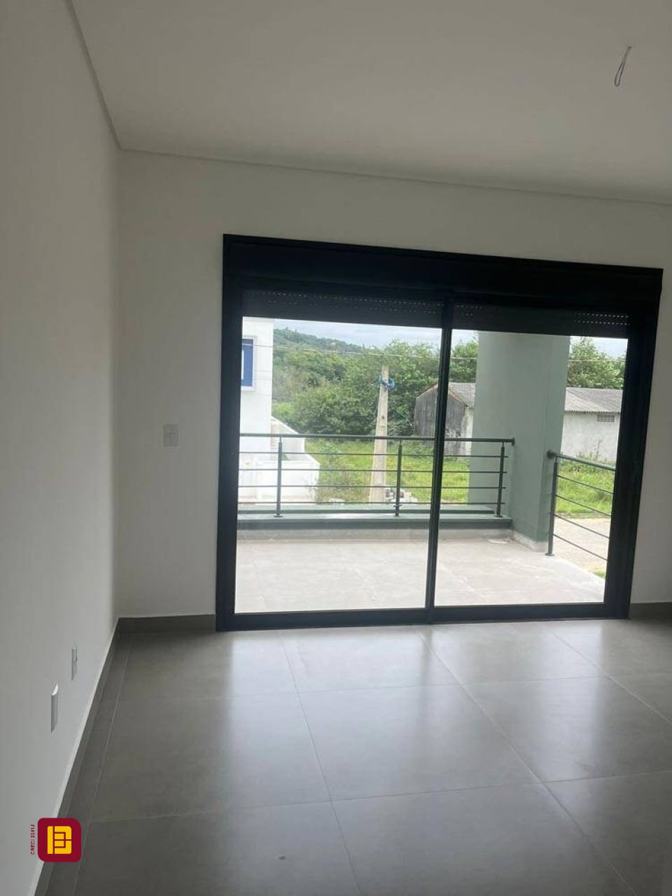 Casa com 154m², 4 quartos (sendo 1 suíte), 2 garagens, no bairro Ribeirão da Ilha em Florianópolis