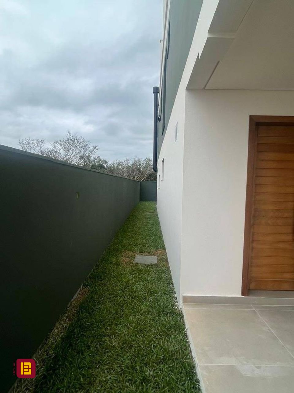 Casa com 154m², 4 quartos (sendo 1 suíte), 2 garagens, no bairro Ribeirão da Ilha em Florianópolis