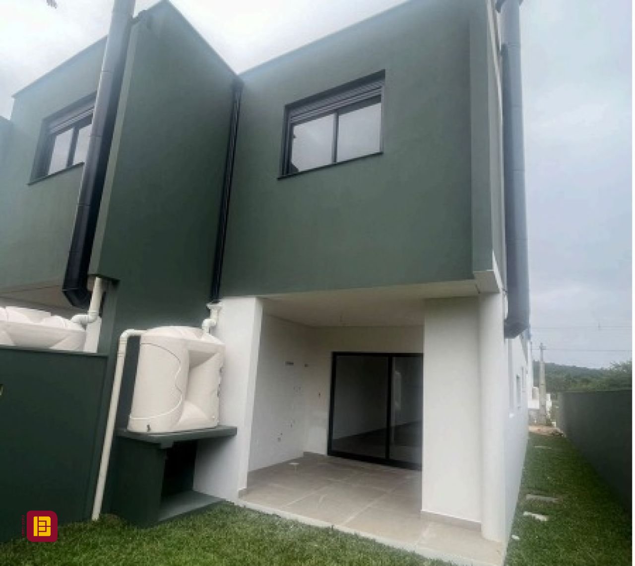 Casa com 154m², 4 quartos (sendo 1 suíte), 2 garagens, no bairro Ribeirão da Ilha em Florianópolis