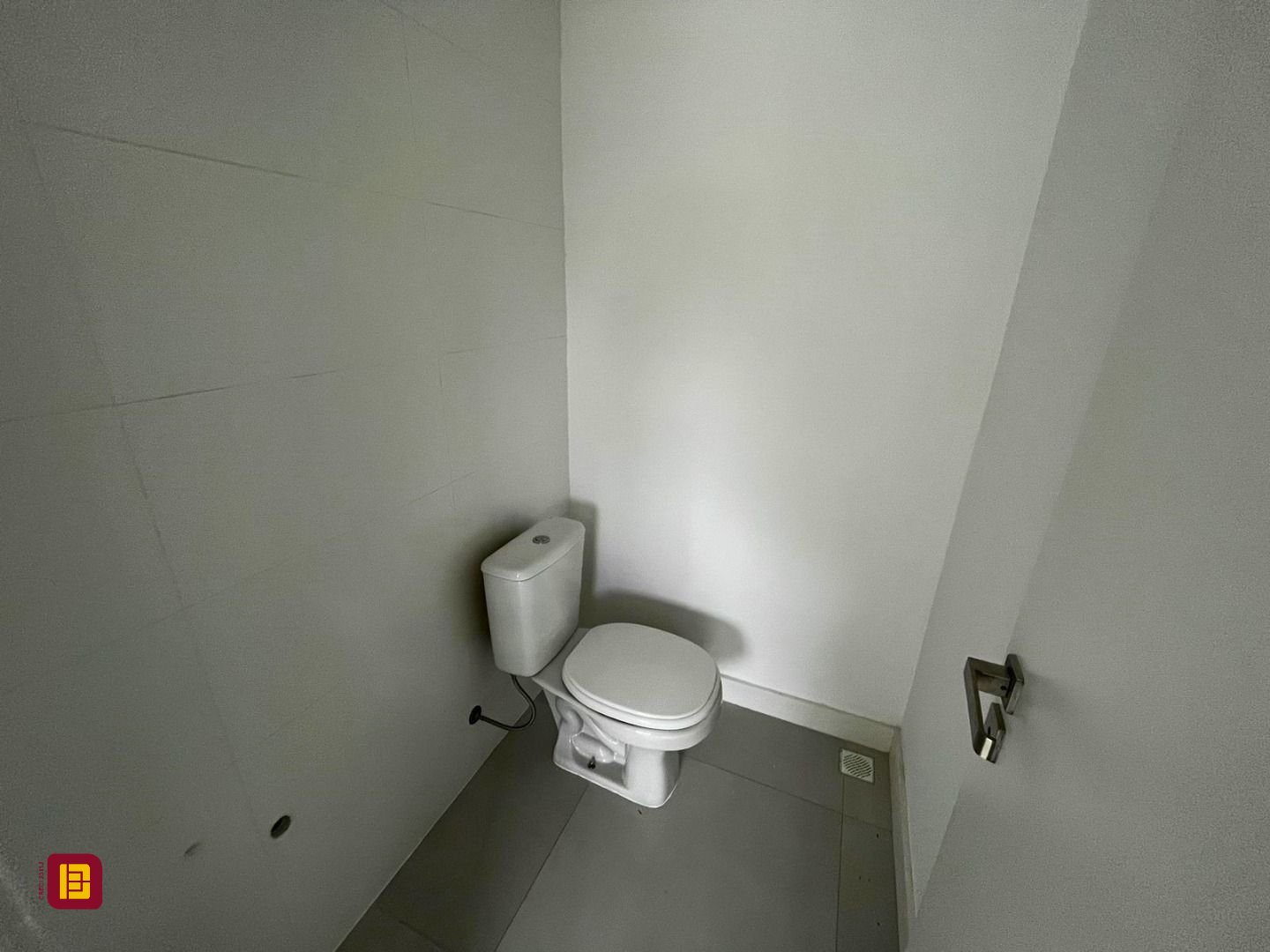 Casa com 112m², 4 quartos (sendo 1 suíte), 2 garagens, no bairro Rio Tavares em Florianópolis