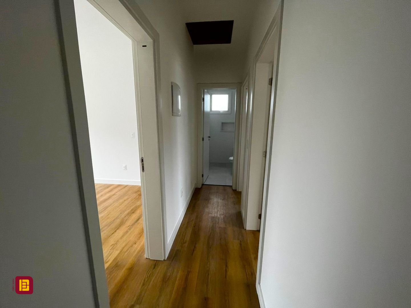 Casa com 112m², 4 quartos (sendo 1 suíte), 2 garagens, no bairro Rio Tavares em Florianópolis