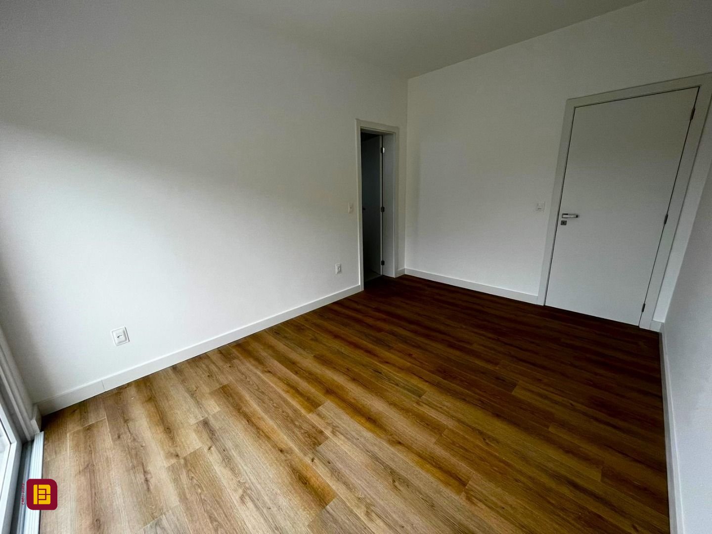 Casa com 112m², 4 quartos (sendo 1 suíte), 2 garagens, no bairro Rio Tavares em Florianópolis