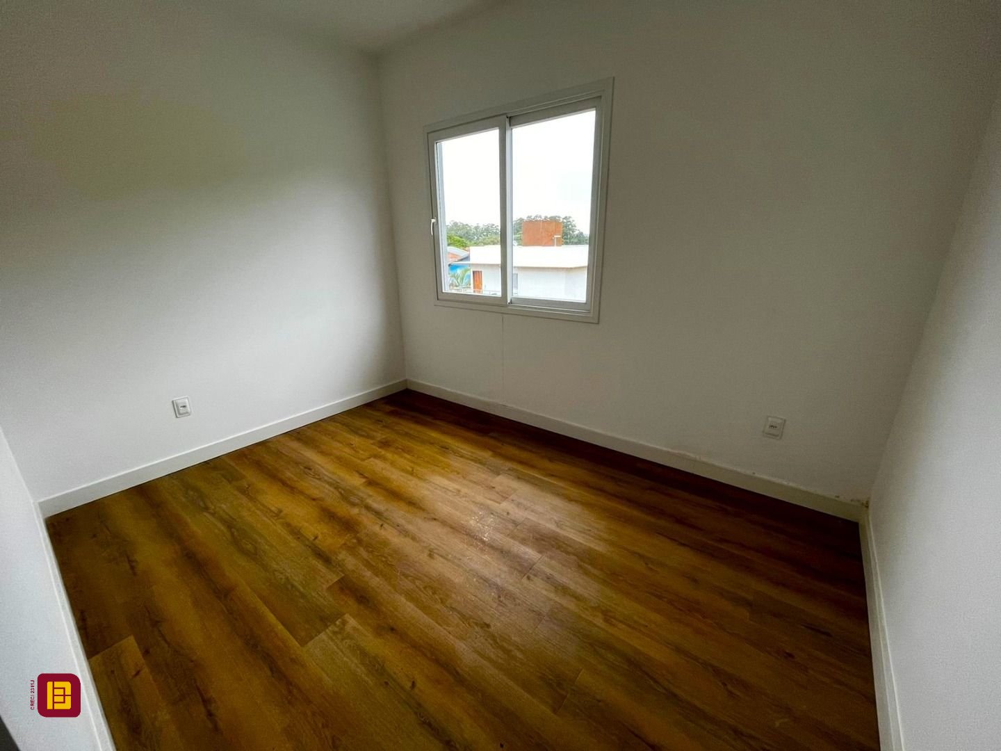 Casa com 112m², 4 quartos (sendo 1 suíte), 2 garagens, no bairro Rio Tavares em Florianópolis