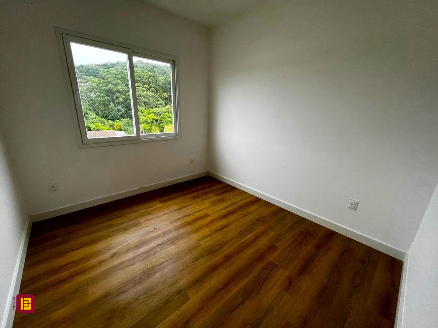 Casa com 112m², 4 quartos (sendo 1 suíte), 2 garagens, no bairro Rio Tavares em Florianópolis