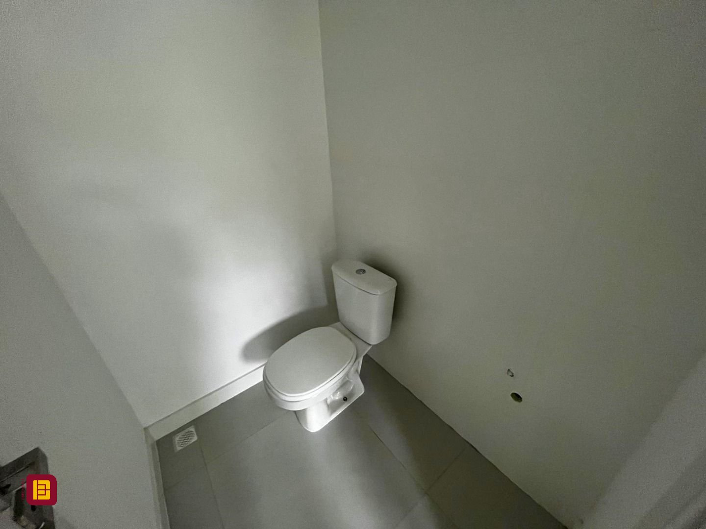 Casa com 118m², 3 quartos (sendo 1 suíte), 2 garagens, no bairro Rio Tavares em Florianópolis