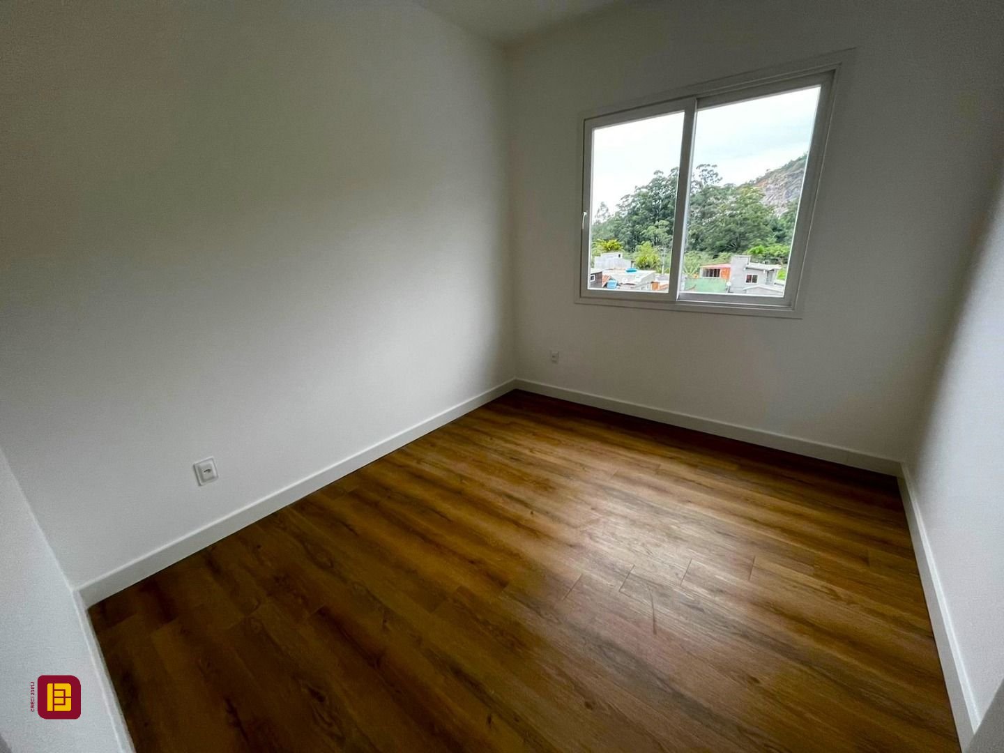 Casa com 118m², 3 quartos (sendo 1 suíte), 2 garagens, no bairro Rio Tavares em Florianópolis