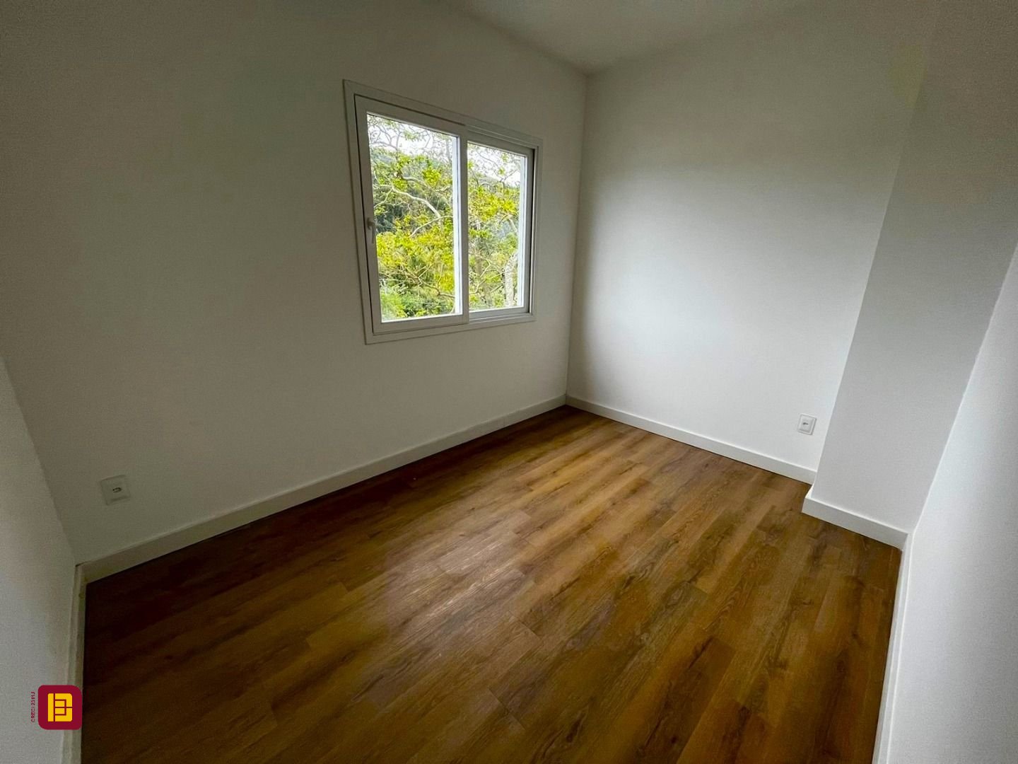 Casa com 118m², 3 quartos (sendo 1 suíte), 2 garagens, no bairro Rio Tavares em Florianópolis