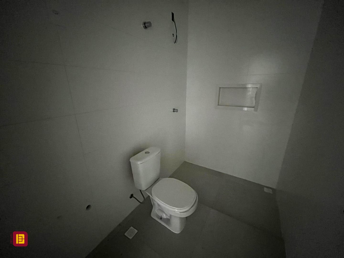 Casa com 118m², 3 quartos (sendo 1 suíte), 2 garagens, no bairro Rio Tavares em Florianópolis