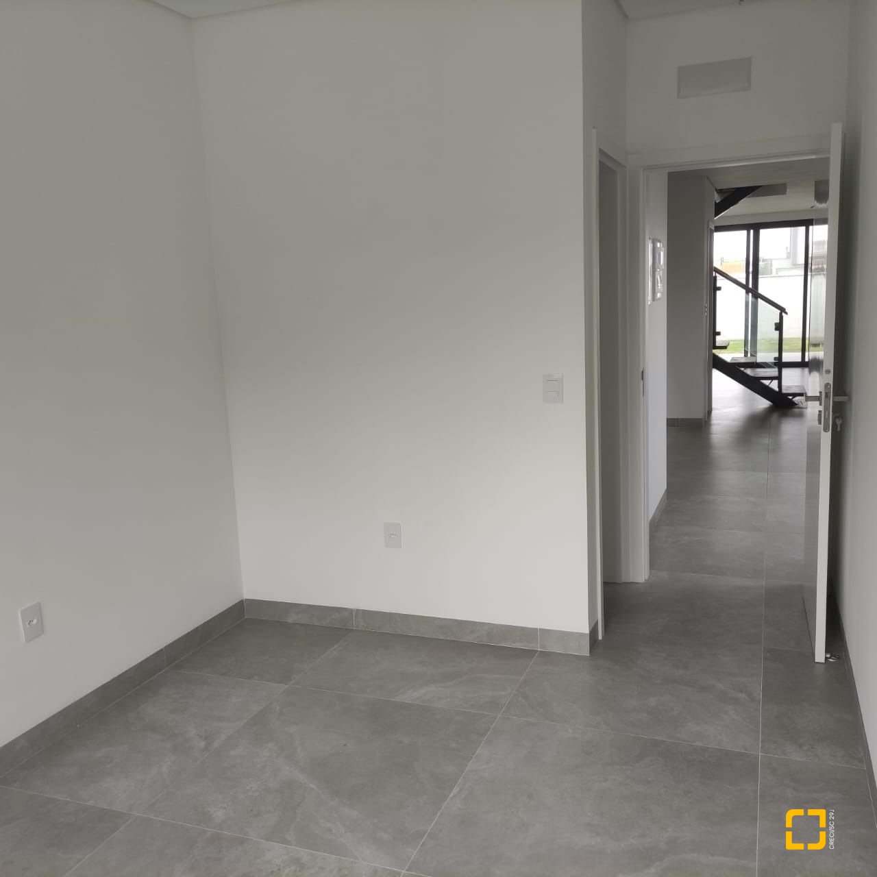 Casa com 162m², 6 quartos (sendo 3 suítes), 2 garagens, no bairro Campeche em Florianópolis