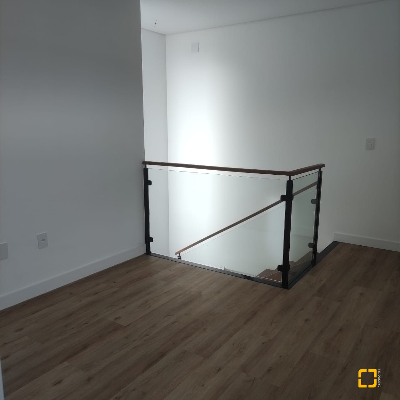 Casa com 162m², 6 quartos (sendo 3 suítes), 2 garagens, no bairro Campeche em Florianópolis