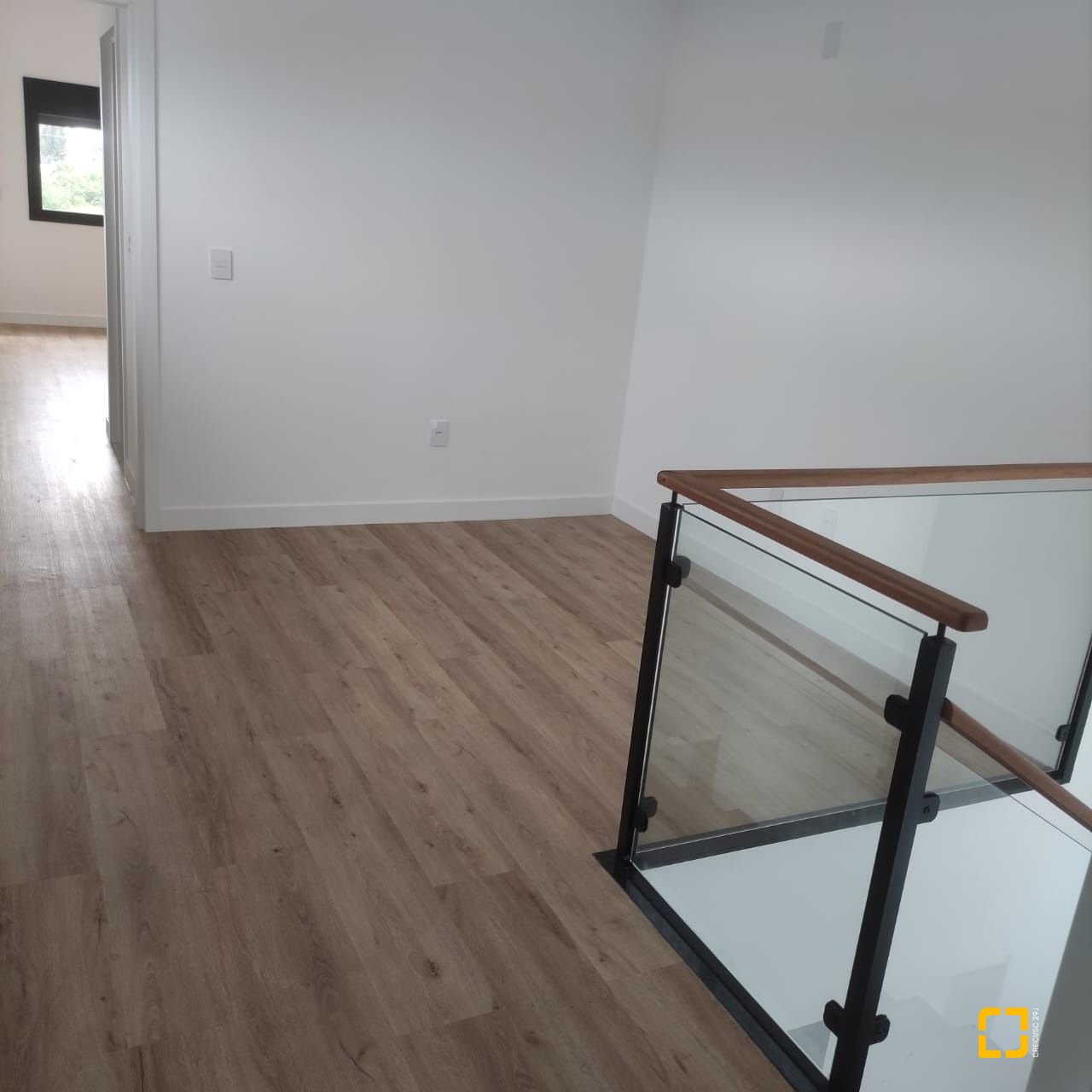 Casa com 162m², 6 quartos (sendo 3 suítes), 2 garagens, no bairro Campeche em Florianópolis