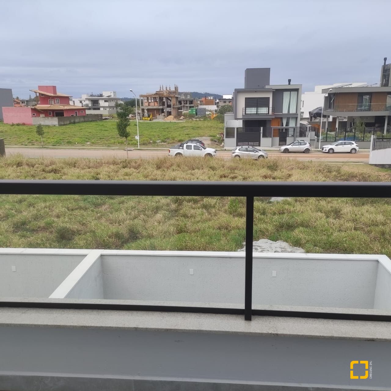 Casa com 162m², 6 quartos (sendo 3 suítes), 2 garagens, no bairro Campeche em Florianópolis