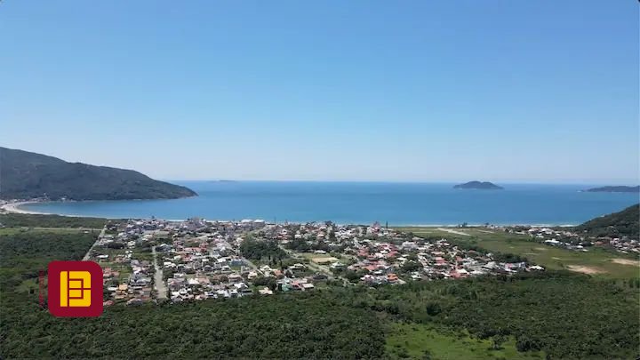 Casa com 600m², 7 quartos (sendo 4 suítes), 11 garagens, no bairro Açores em Florianópolis