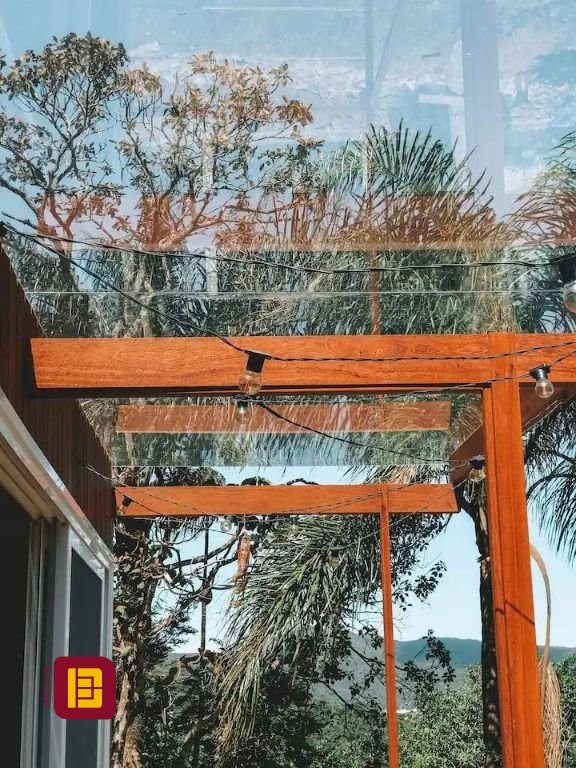 Casa com 600m², 7 quartos (sendo 4 suítes), 11 garagens, no bairro Açores em Florianópolis