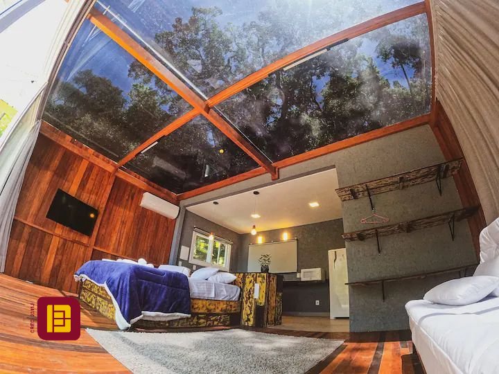 Casa com 600m², 7 quartos (sendo 4 suítes), 11 garagens, no bairro Açores em Florianópolis