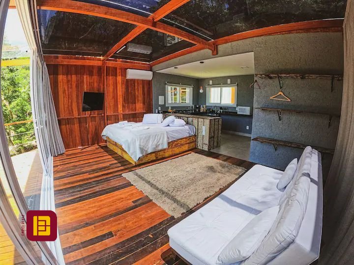 Casa com 600m², 7 quartos (sendo 4 suítes), 11 garagens, no bairro Açores em Florianópolis