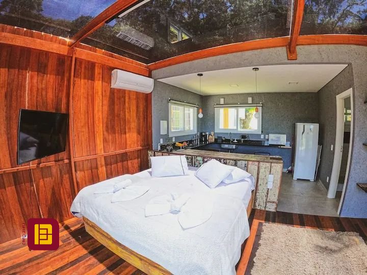 Casa com 600m², 7 quartos (sendo 4 suítes), 11 garagens, no bairro Açores em Florianópolis