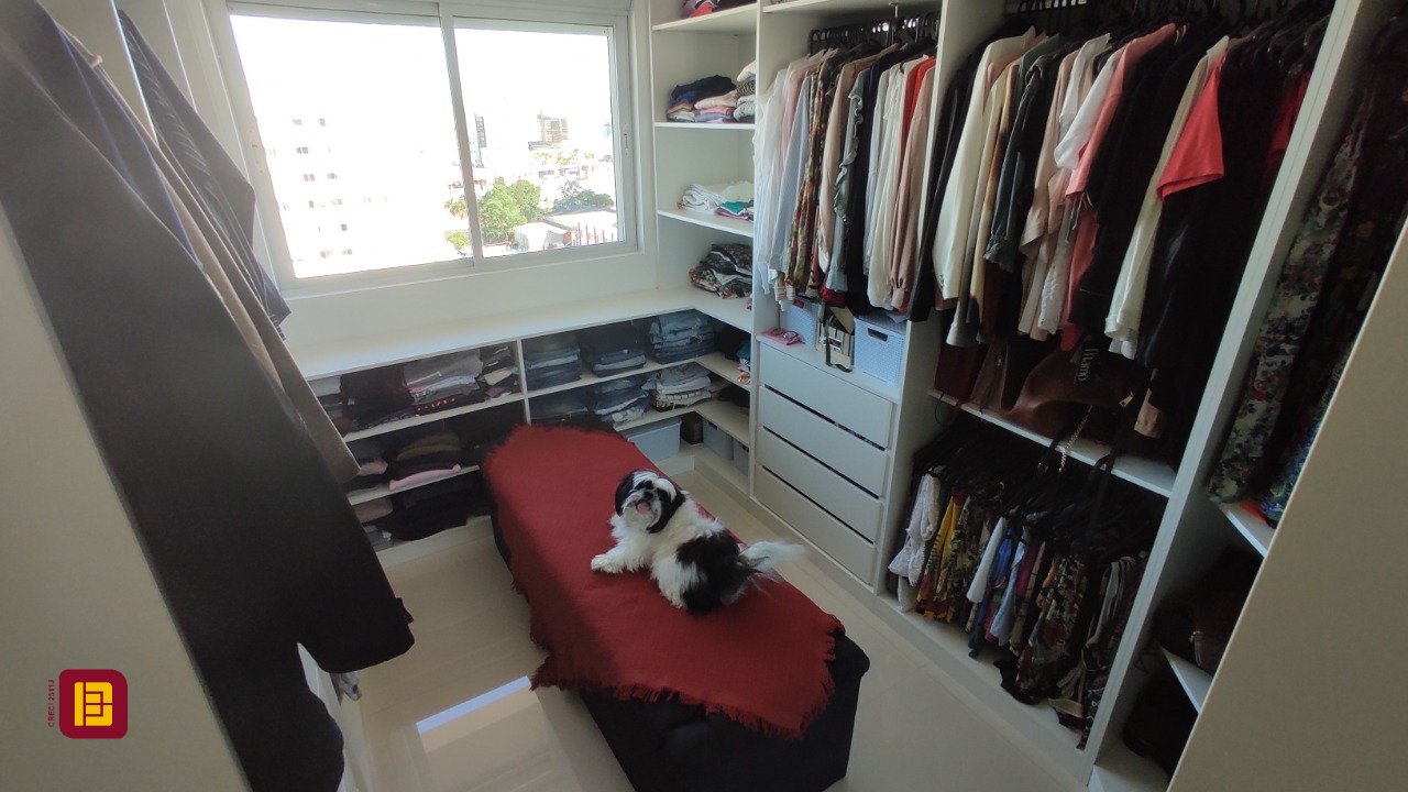Apartamento com 142m², 3 quartos (sendo 2 suítes), 3 garagens, no bairro Floresta em São José