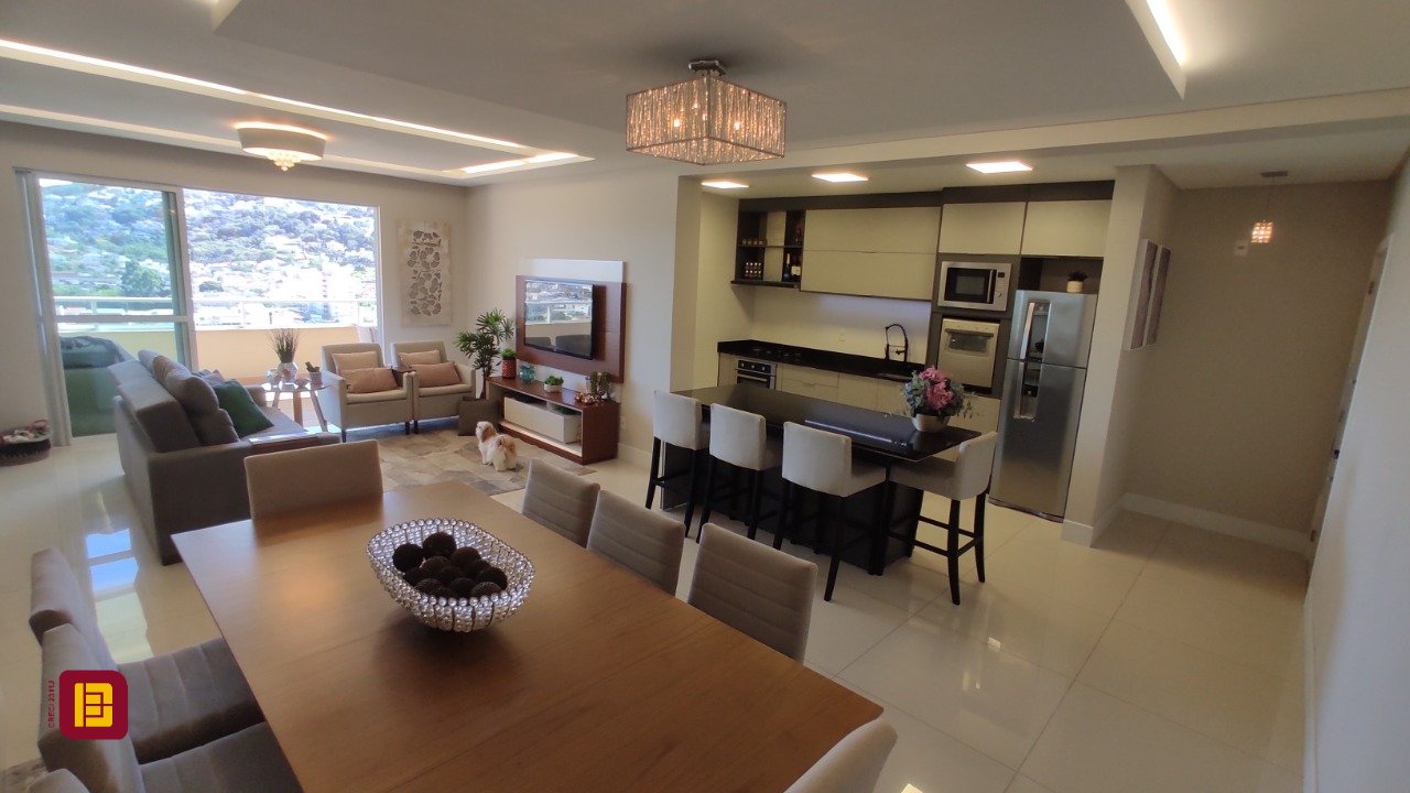 Apartamento com 142m², 3 quartos (sendo 2 suítes), 3 garagens, no bairro Floresta em São José