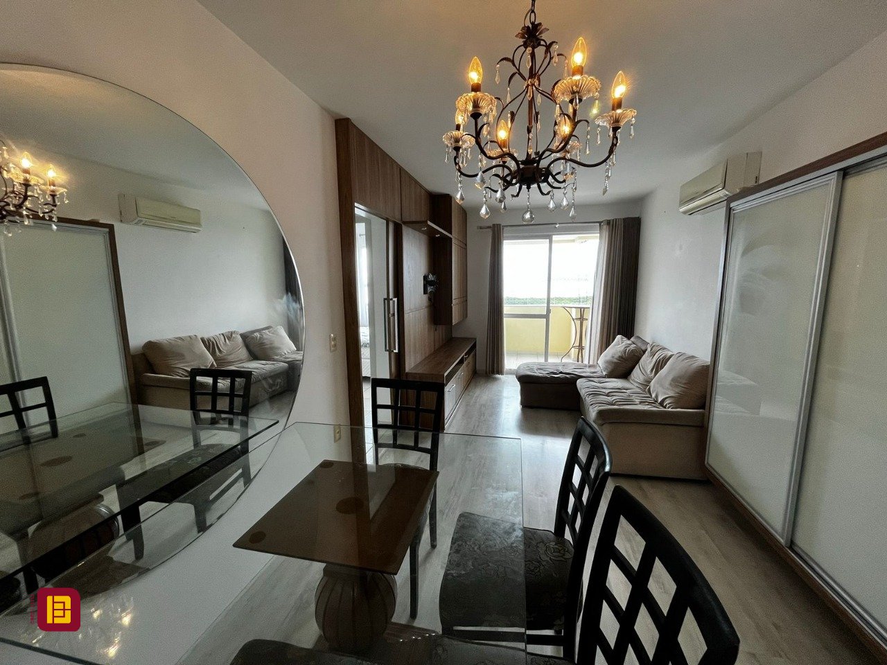Apartamento com 77m², 4 quartos (sendo 1 suíte), 1 garagem, no bairro Costeira do Pirajubaé em Florianópolis