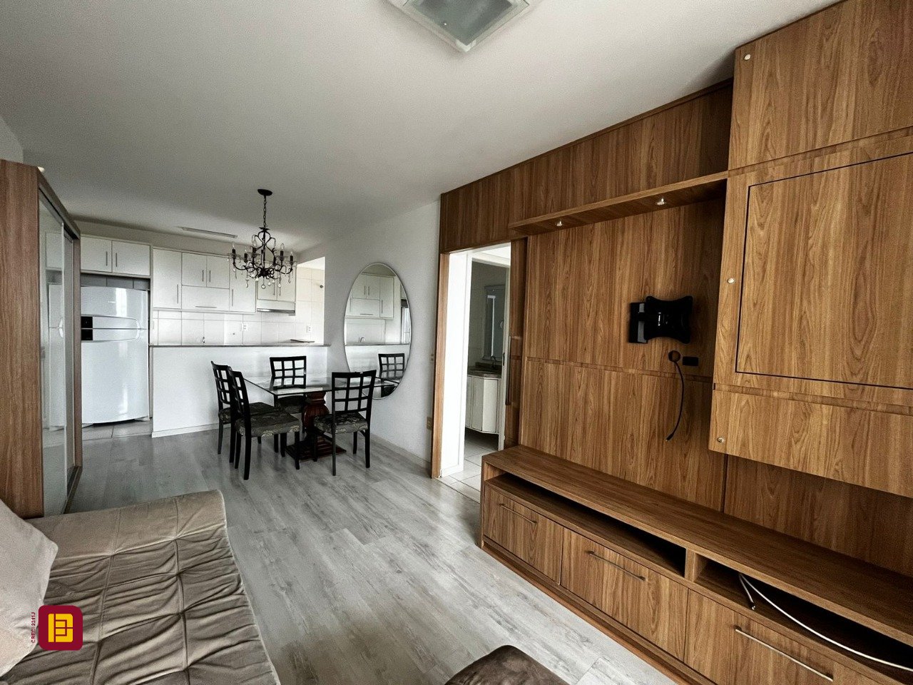 Apartamento com 77m², 4 quartos (sendo 1 suíte), 1 garagem, no bairro Costeira do Pirajubaé em Florianópolis