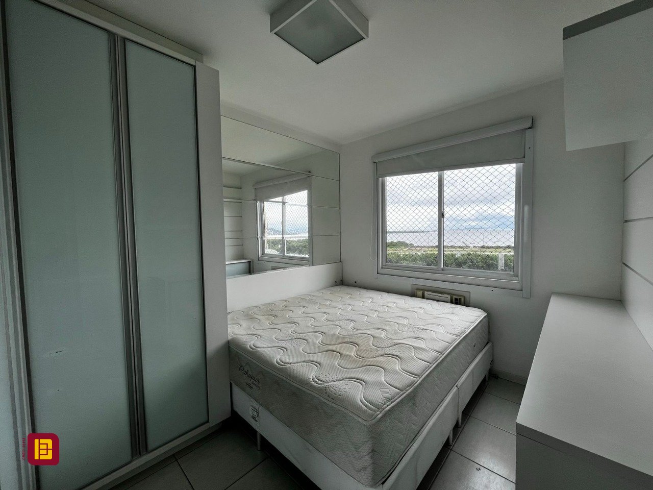 Apartamento com 77m², 4 quartos (sendo 1 suíte), 1 garagem, no bairro Costeira do Pirajubaé em Florianópolis