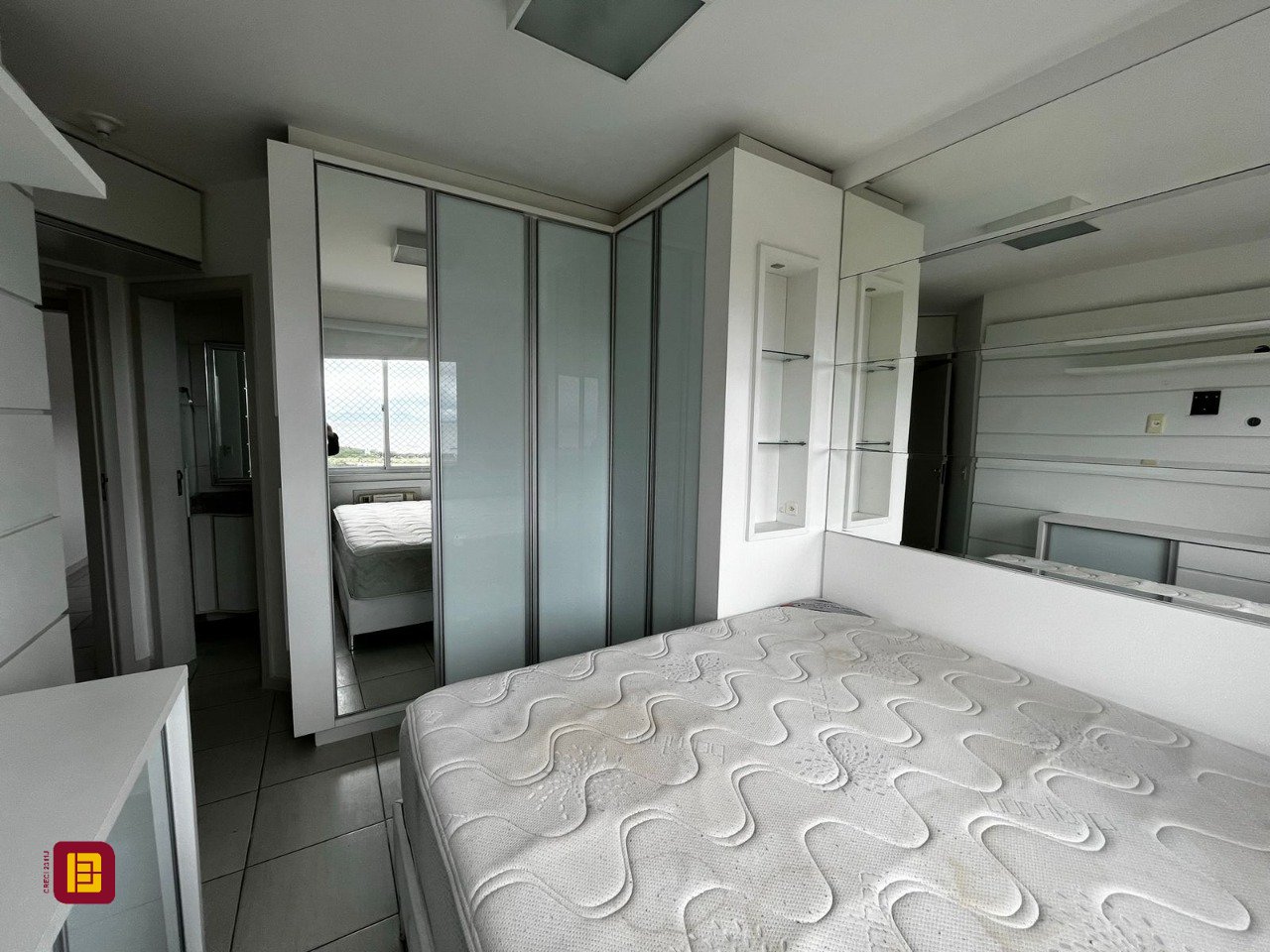Apartamento com 77m², 4 quartos (sendo 1 suíte), 1 garagem, no bairro Costeira do Pirajubaé em Florianópolis