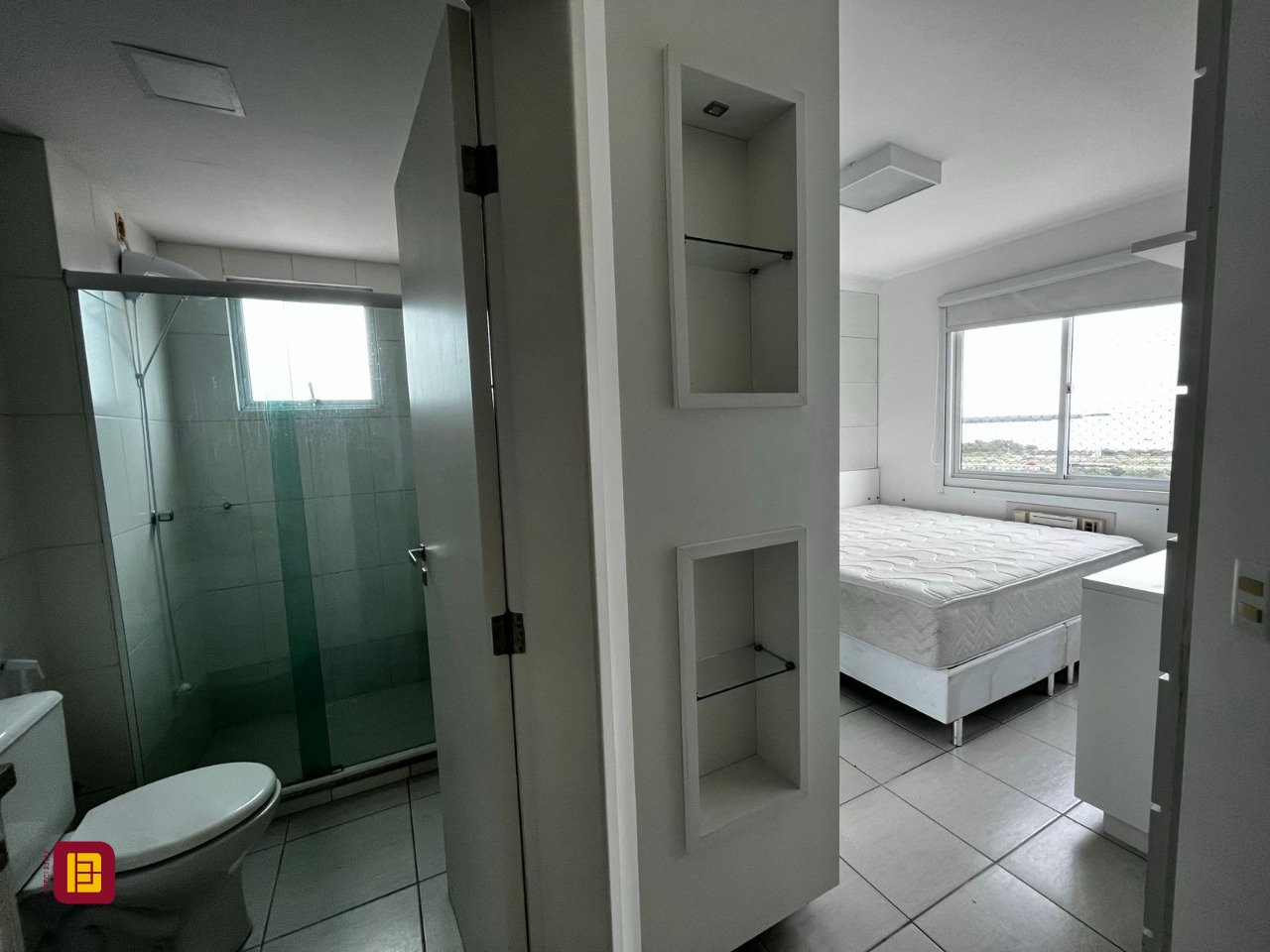 Apartamento com 77m², 4 quartos (sendo 1 suíte), 1 garagem, no bairro Costeira do Pirajubaé em Florianópolis