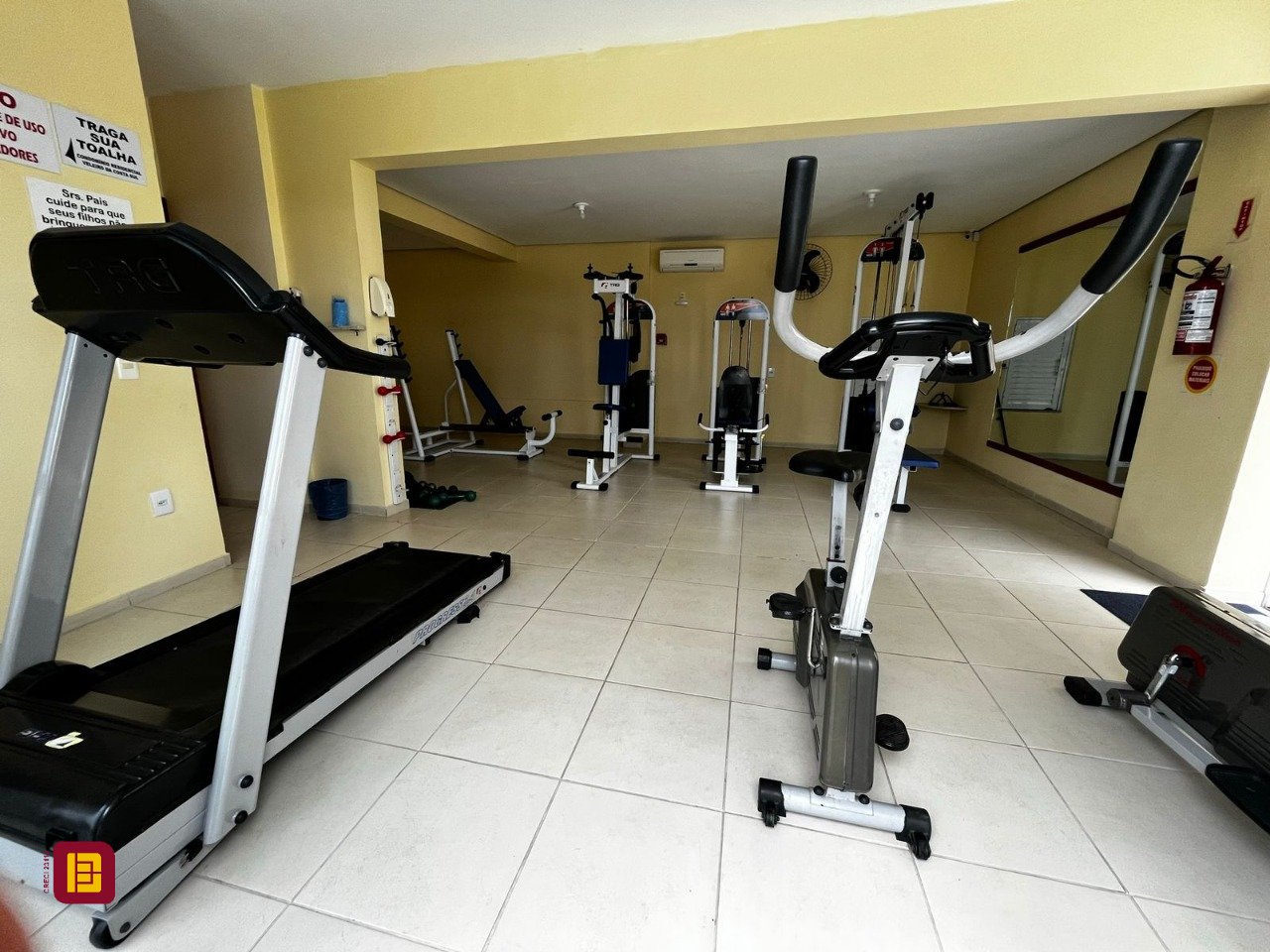 Apartamento com 77m², 4 quartos (sendo 1 suíte), 1 garagem, no bairro Costeira do Pirajubaé em Florianópolis