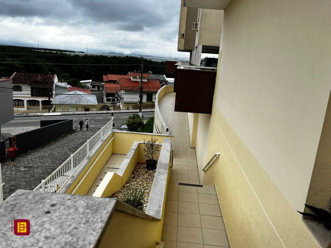 Apartamento com 77m², 4 quartos (sendo 1 suíte), 1 garagem, no bairro Costeira do Pirajubaé em Florianópolis