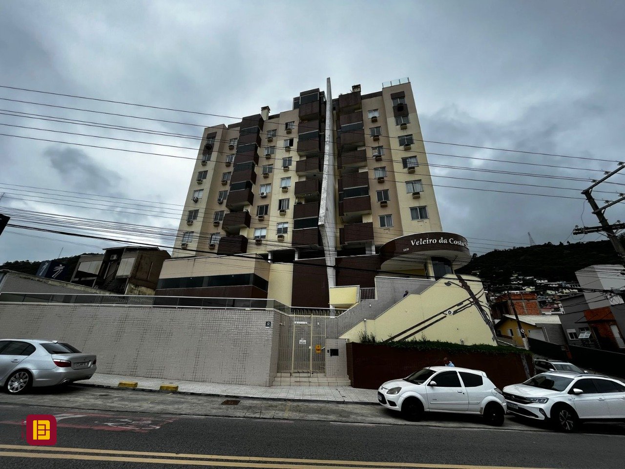 Apartamento com 77m², 4 quartos (sendo 1 suíte), 1 garagem, no bairro Costeira do Pirajubaé em Florianópolis