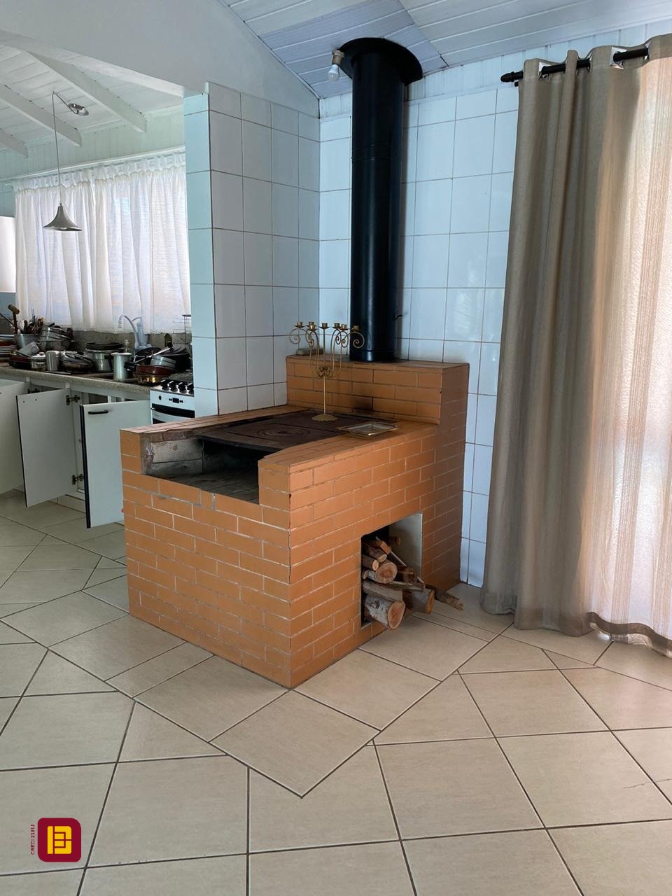 Casa com 300m², 6 quartos (sendo 2 suítes), no bairro Vargem Grande em Florianópolis