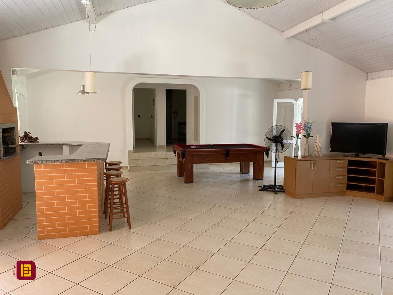 Casa com 300m², 6 quartos (sendo 2 suítes), no bairro Vargem Grande em Florianópolis