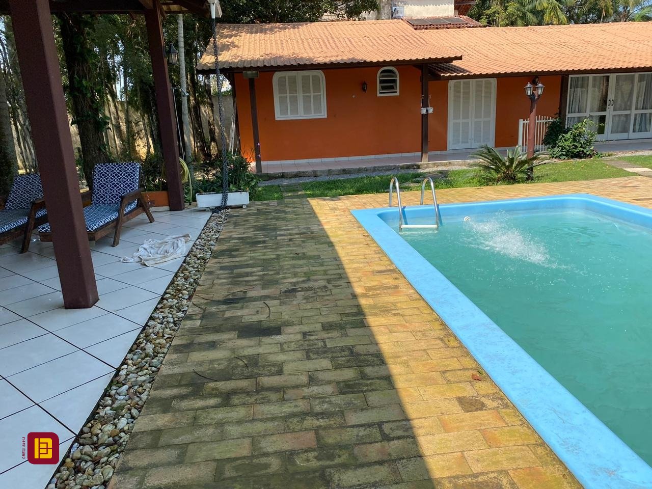 Casa com 300m², 6 quartos (sendo 2 suítes), no bairro Vargem Grande em Florianópolis