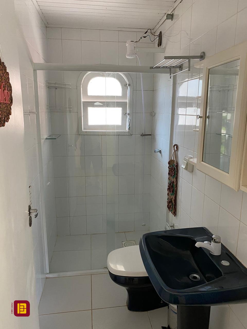 Casa com 300m², 6 quartos (sendo 2 suítes), no bairro Vargem Grande em Florianópolis
