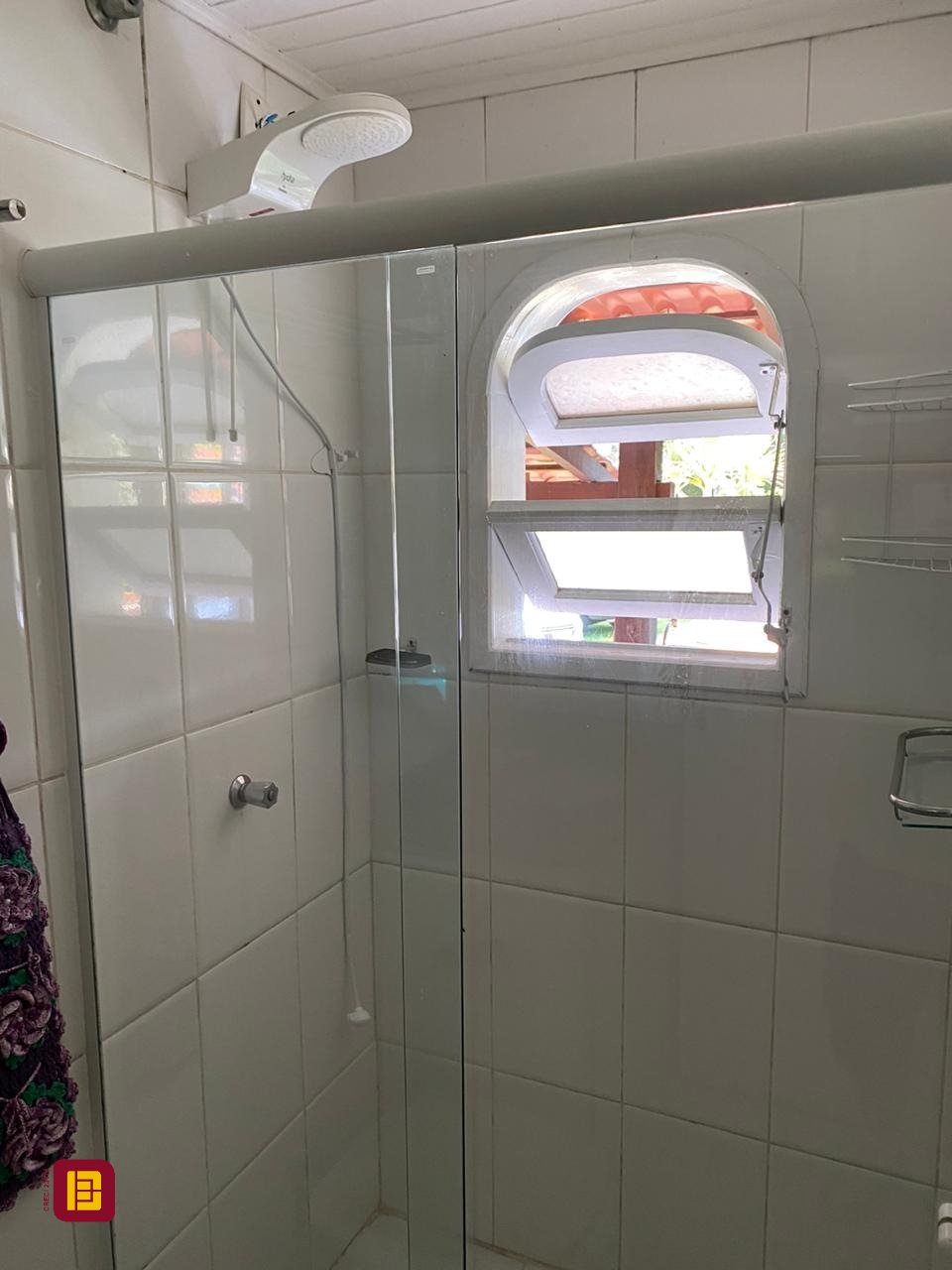 Casa com 300m², 6 quartos (sendo 2 suítes), no bairro Vargem Grande em Florianópolis