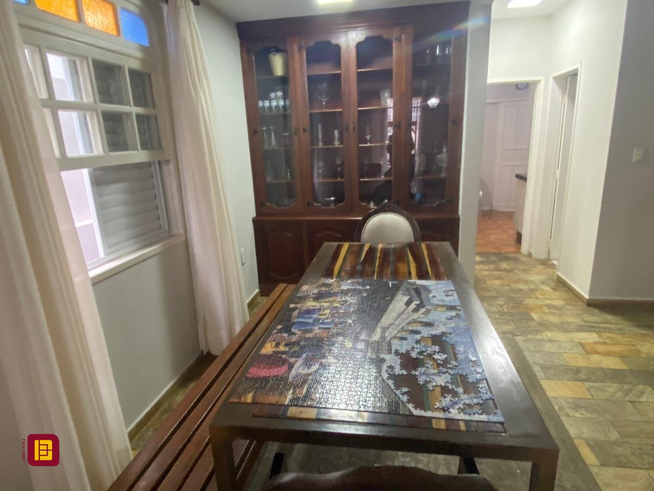 Casa com 191m², 5 quartos (sendo 1 suíte), 2 garagens, no bairro Centro em Florianópolis