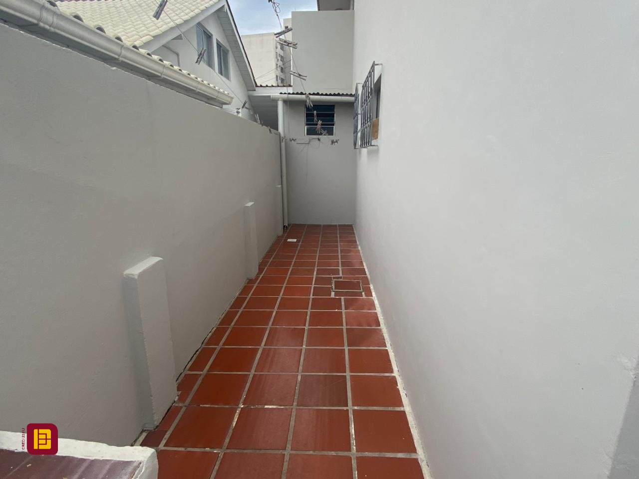 Casa com 191m², 5 quartos (sendo 1 suíte), 2 garagens, no bairro Centro em Florianópolis