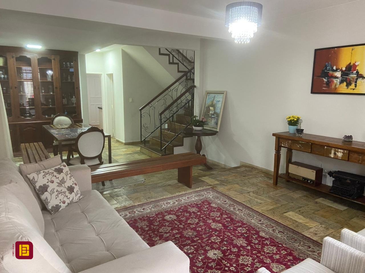 Casa com 191m², 5 quartos (sendo 1 suíte), 2 garagens, no bairro Centro em Florianópolis