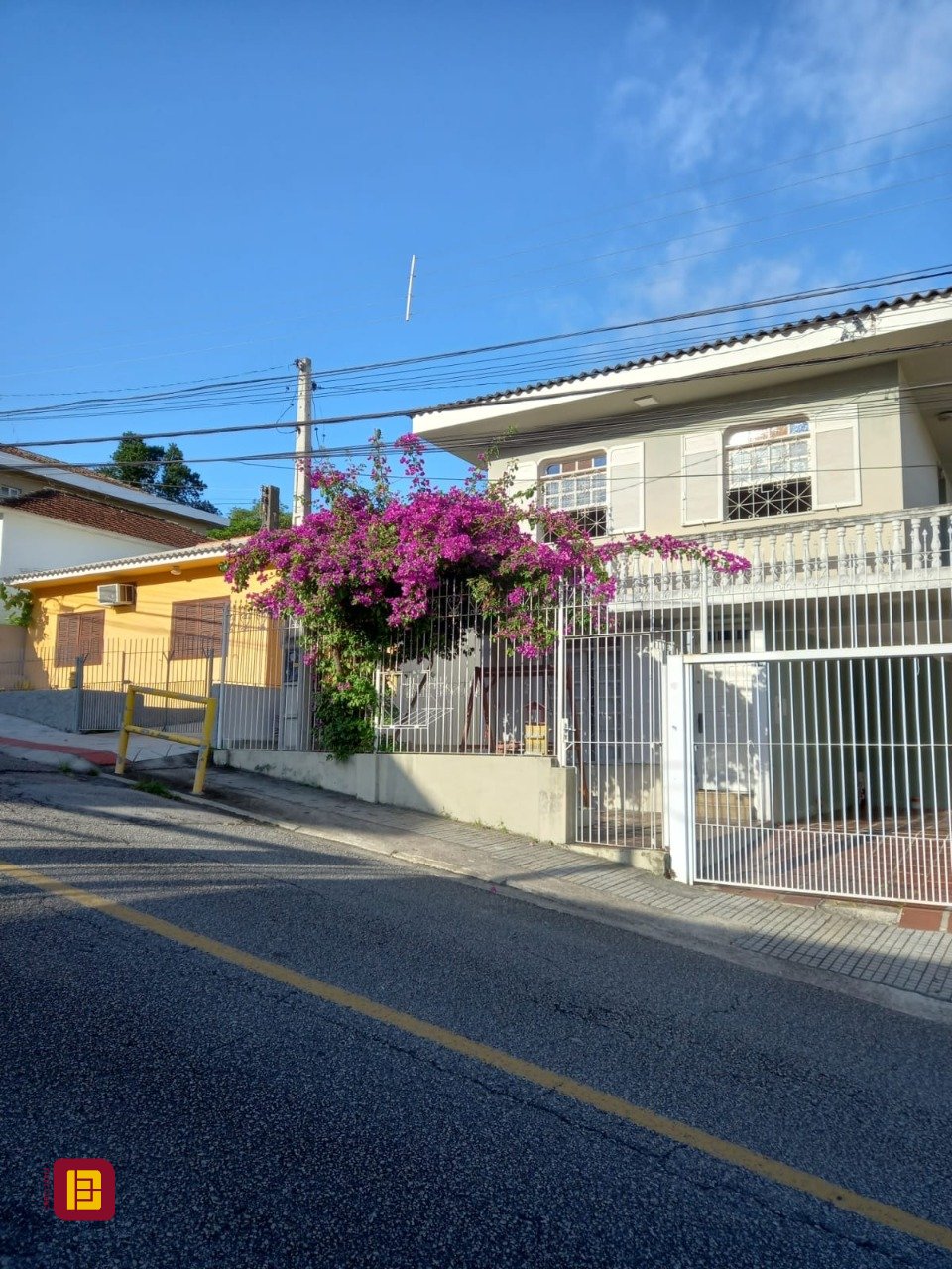 Casa com 191m², 5 quartos (sendo 1 suíte), 2 garagens, no bairro Centro em Florianópolis