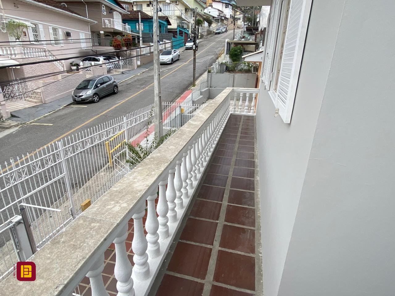Casa com 191m², 5 quartos (sendo 1 suíte), 2 garagens, no bairro Centro em Florianópolis