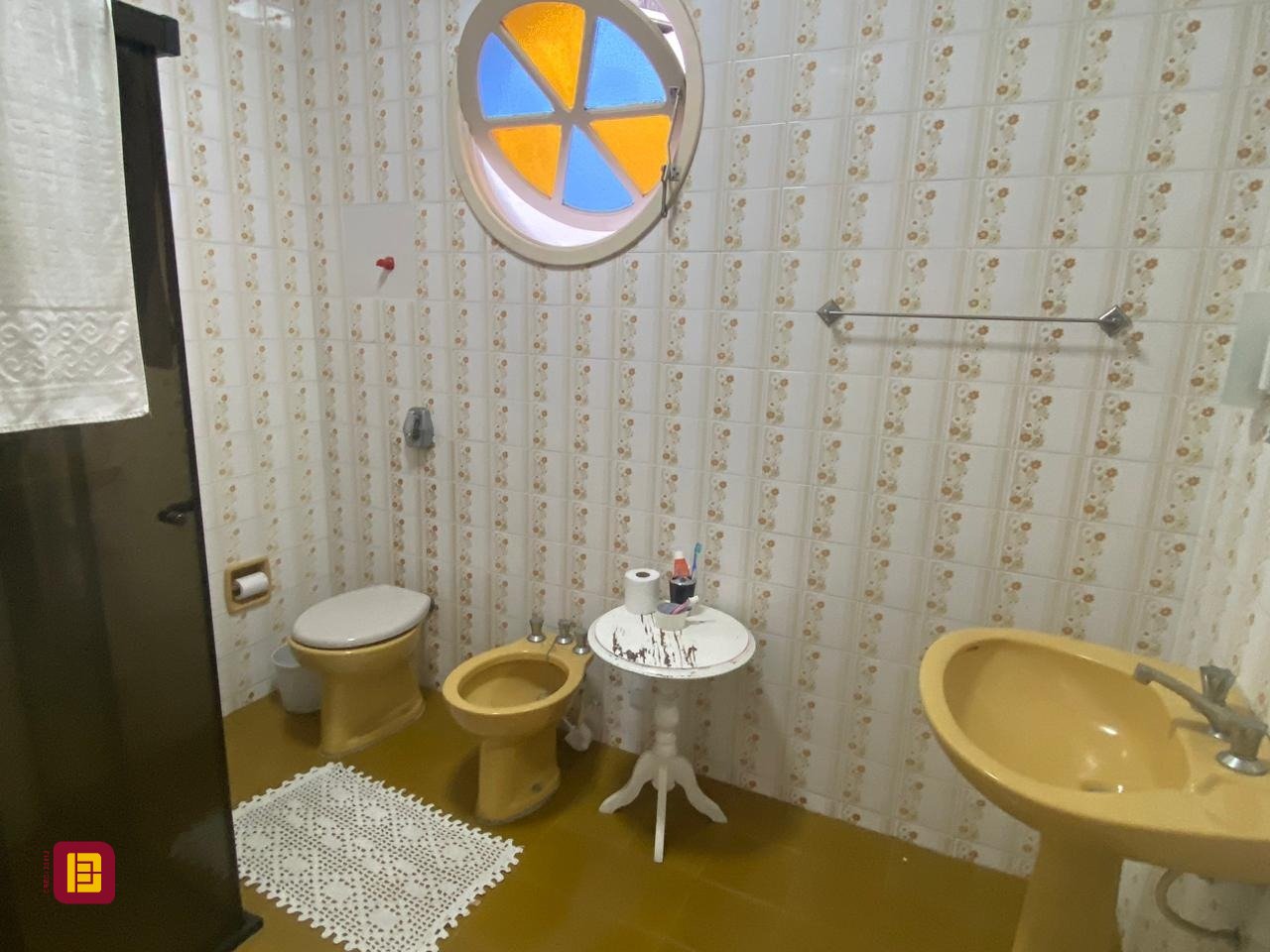 Casa com 191m², 5 quartos (sendo 1 suíte), 2 garagens, no bairro Centro em Florianópolis