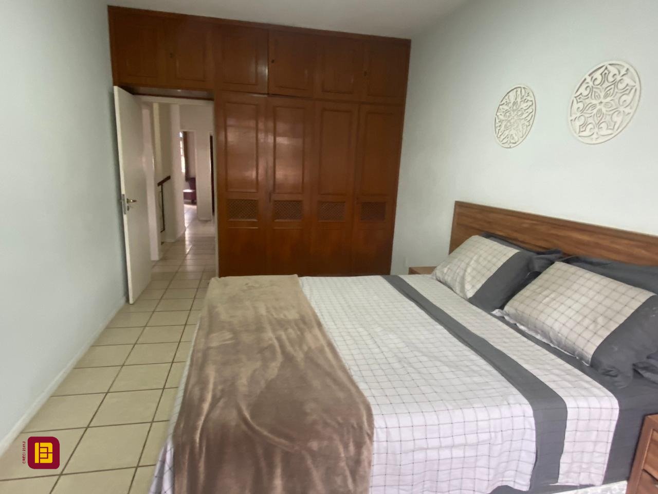 Casa com 191m², 5 quartos (sendo 1 suíte), 2 garagens, no bairro Centro em Florianópolis
