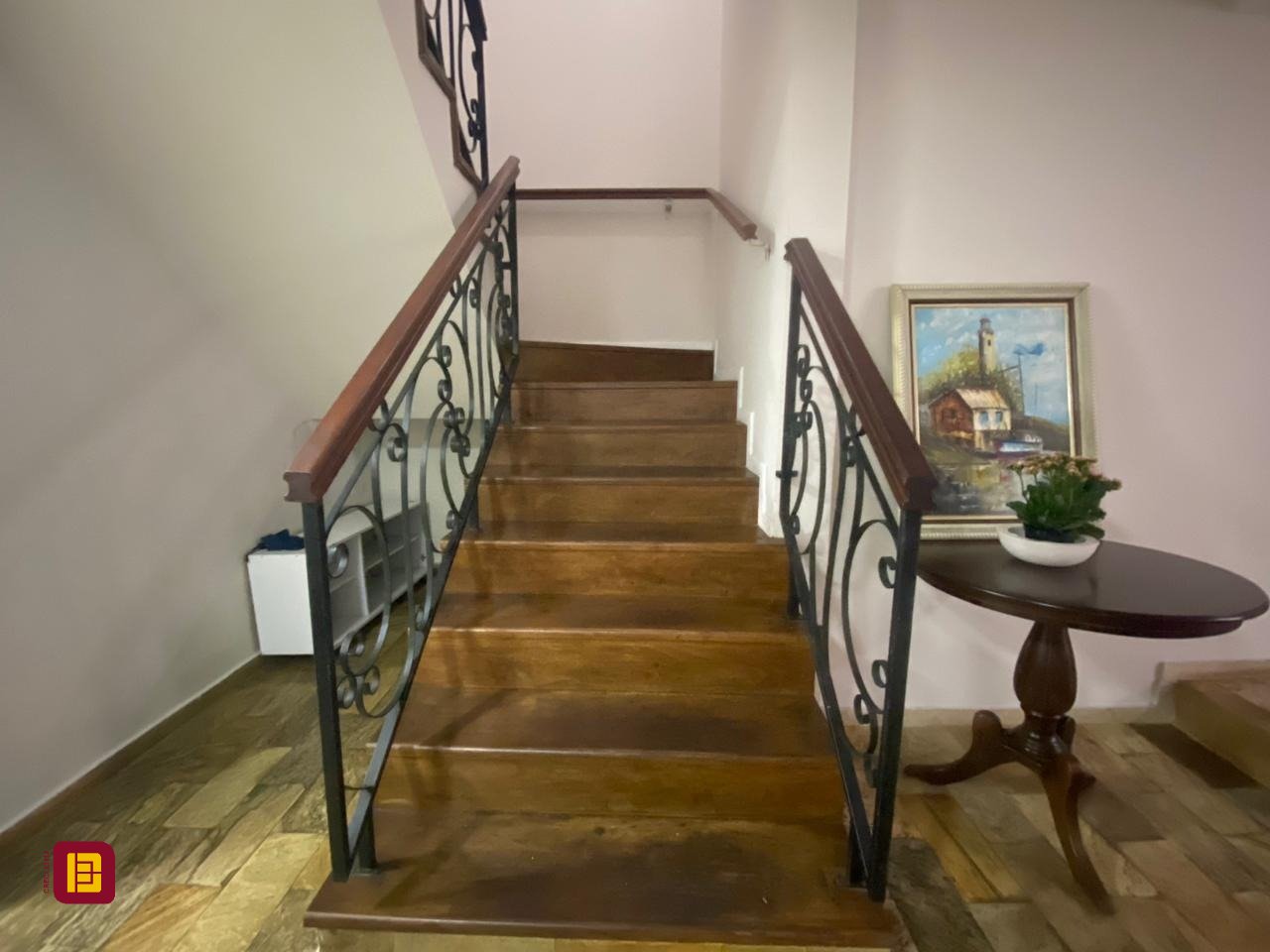 Casa com 191m², 5 quartos (sendo 1 suíte), 2 garagens, no bairro Centro em Florianópolis