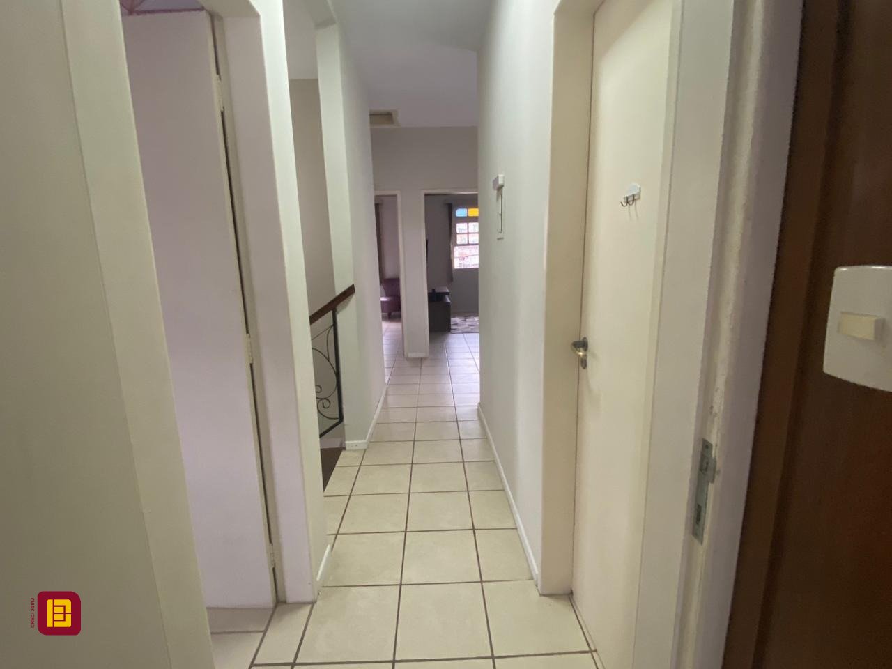 Casa com 191m², 5 quartos (sendo 1 suíte), 2 garagens, no bairro Centro em Florianópolis